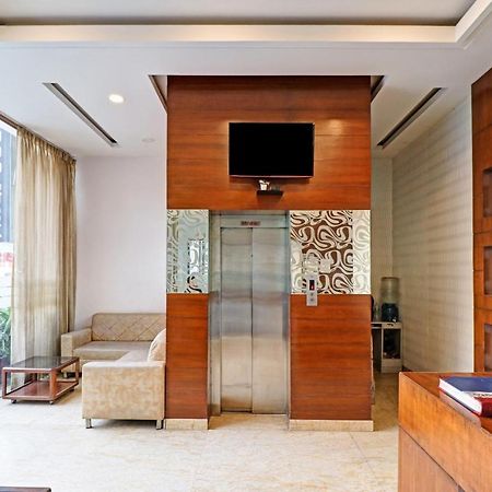 Airport Hotel Goodluck New Delhi Exteriör bild