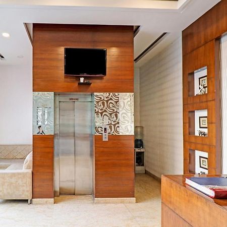 Airport Hotel Goodluck New Delhi Exteriör bild