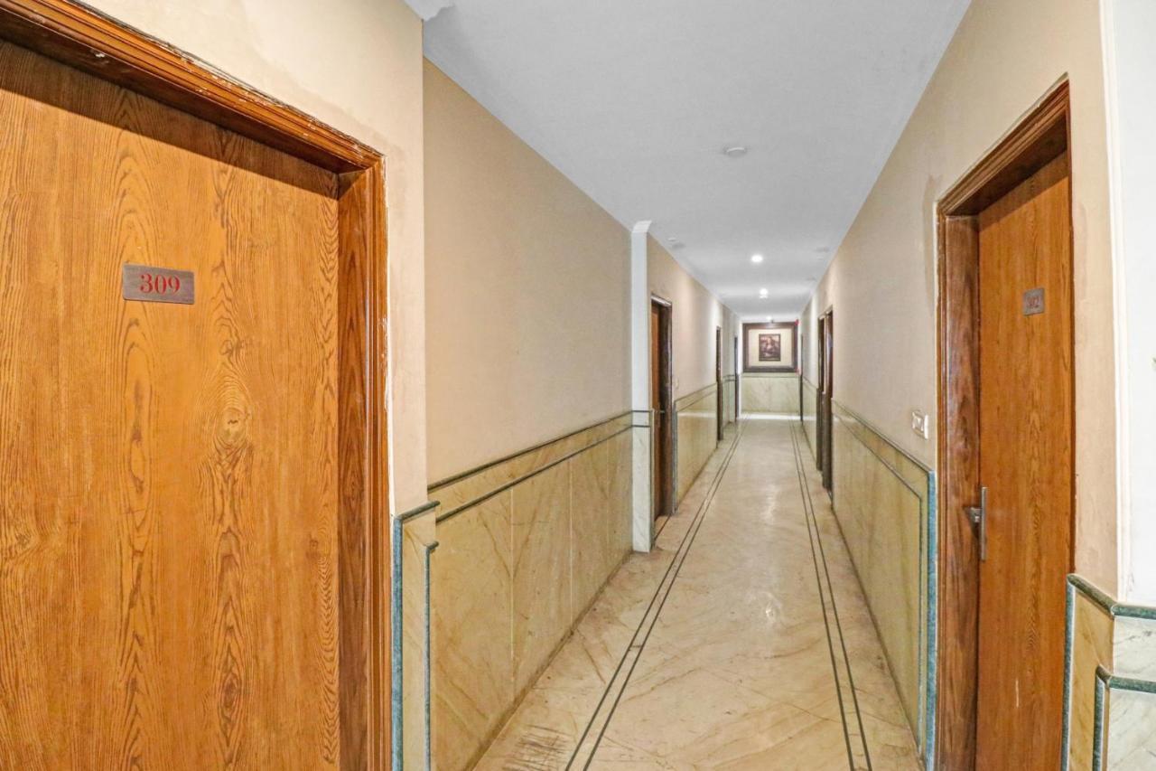 Airport Hotel Goodluck New Delhi Exteriör bild