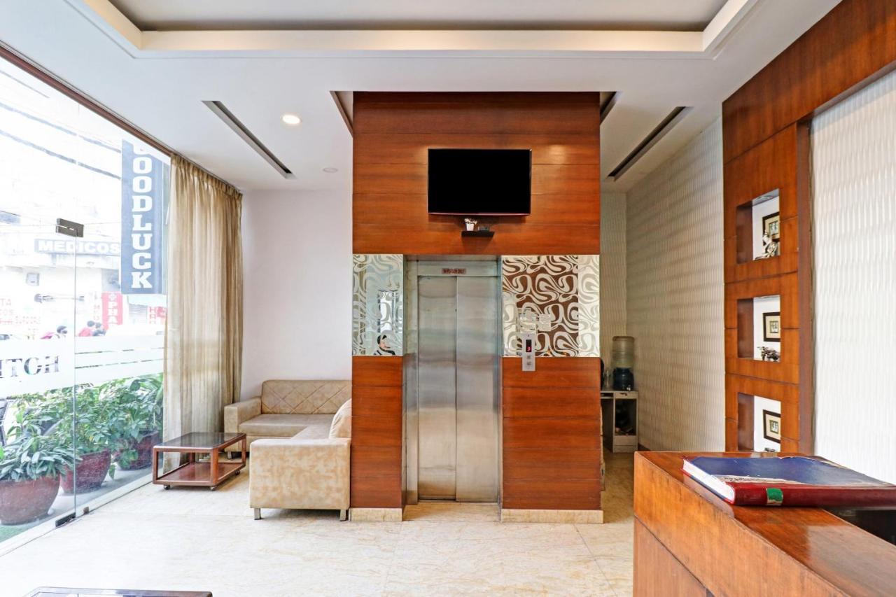Airport Hotel Goodluck New Delhi Exteriör bild