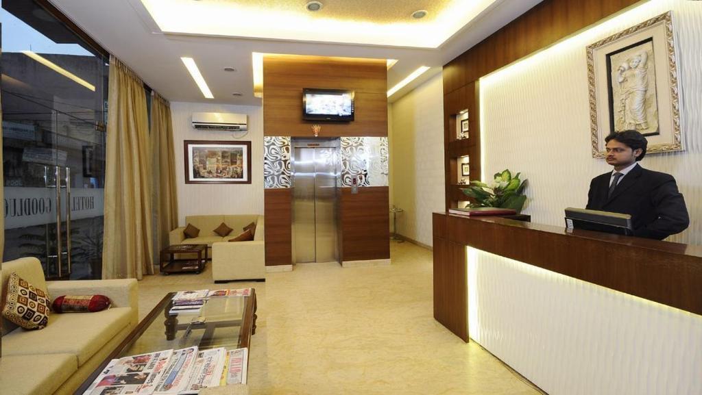 Airport Hotel Goodluck New Delhi Exteriör bild
